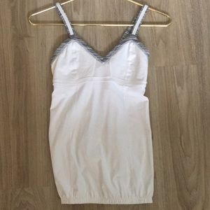 Lululemon Sports Top 🌈